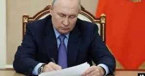 Putin Rusiyanın Avropa Konvensiyasından çıxarır Qanun layihəsi təqdim etdi