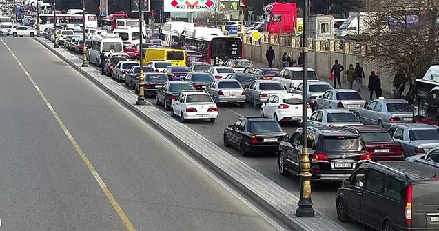 Bakıda 21 istiqamətdə tıxac var SİYAHI