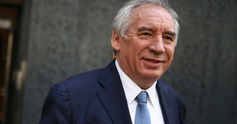 Fransada müxalifəti Baş nazir Bayrunu dəstəkləməyəcəyini açıqlayıb
