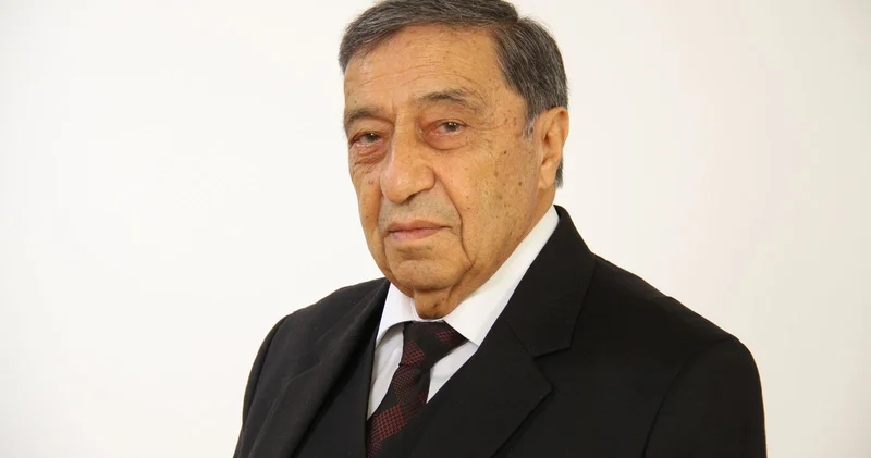 Sadə insan, dəyərli professor