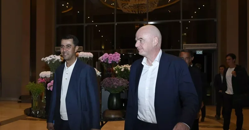 FİFA prezidenti İran komandasının oyununu canlı izləmək üçün Özbəkstana gəlib