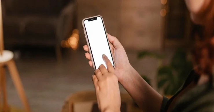 Telefonunuzu necə tutduğunuza baxın: şəxsiyyətiniz haqqında hər şeyi deyəcək TEST