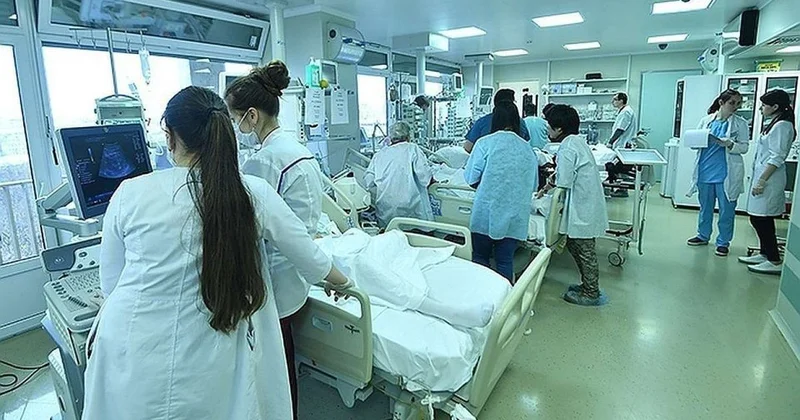 Dəniz sahilində kütləvi zəhərlənmə Xəstəxanaya çatdırıldılar