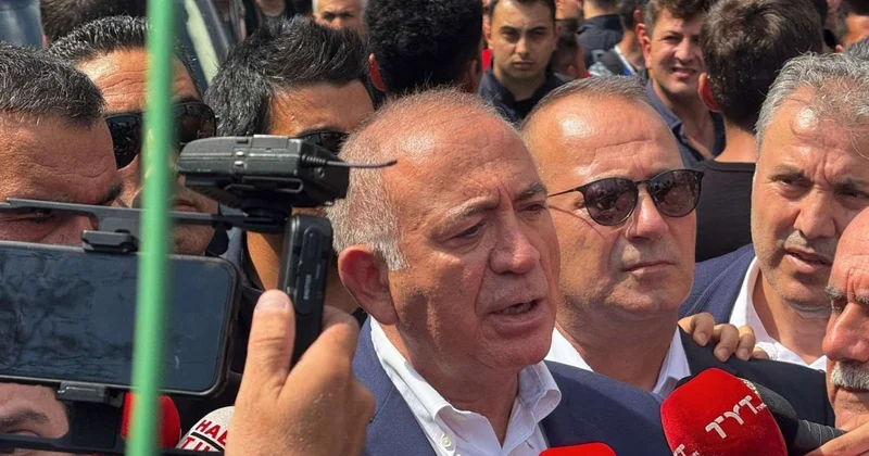 CHP İstanbul rəhbəri izdihamın qarşısına çıxdı Açıqlama verdi