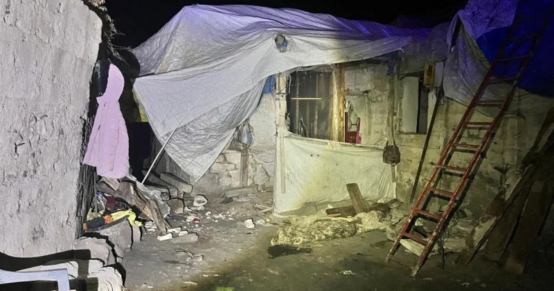 Ərzurumda torpaq evin damı çökdü: 2 uşaq öldü, 4 nəfər yaralandı