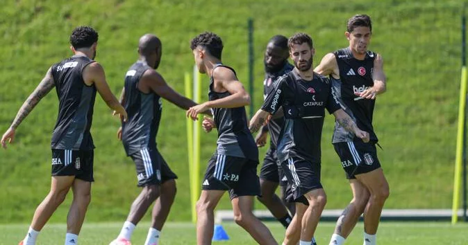 Beşiktaş iki oyunçu ilə maraqlanır