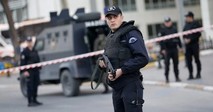Türkiyədə silahlı hücum: 2 ölü, 1 yaralı var