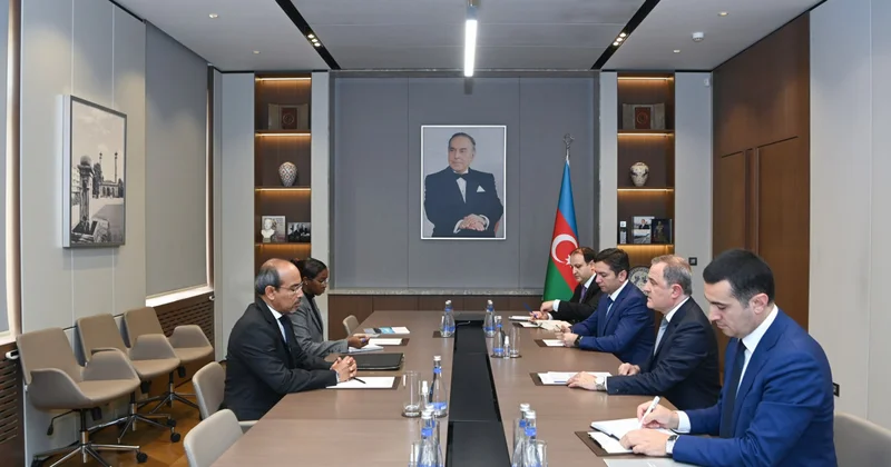 Ceyhun Bayramov Cibuti XİN in baş katibini qəbul edib, siyasi məsləhətləşmələr keçirilib