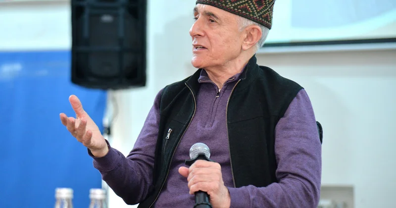 Alim Qasımov villasının satılmasından danışdı