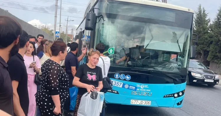 202 nömrəli marşrut sərnişinləri ayağa QALDIRDI