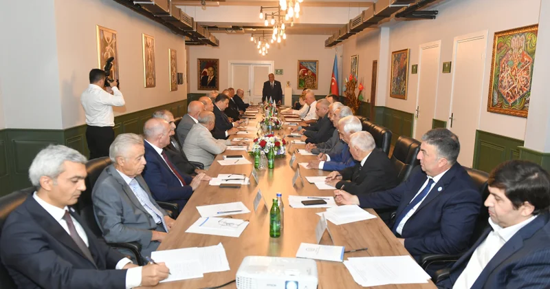 Azərbaycan Ağsaqqallar Şurasının “Qalib Liderimizin diplomatik zəfəri regionda sülhün, sabitliyin zəmanətidir” mövzusunda iclası keçirilib