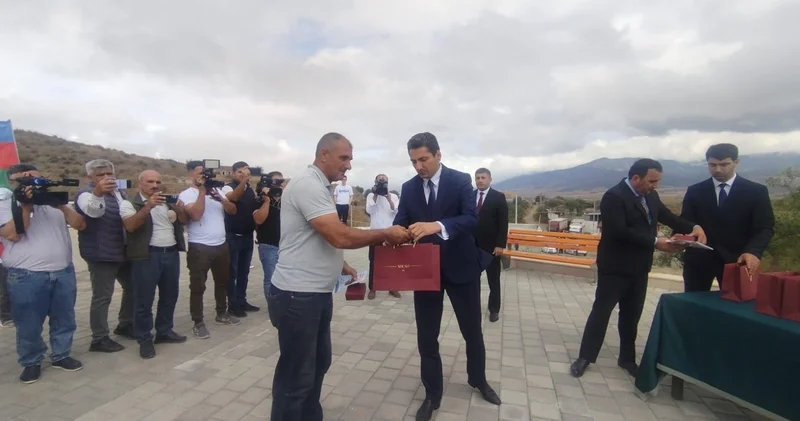 Qarabağa qayıdış sevinci: 44 ailəyə mənzillərin açarları təqdim edildi FOTOLAR