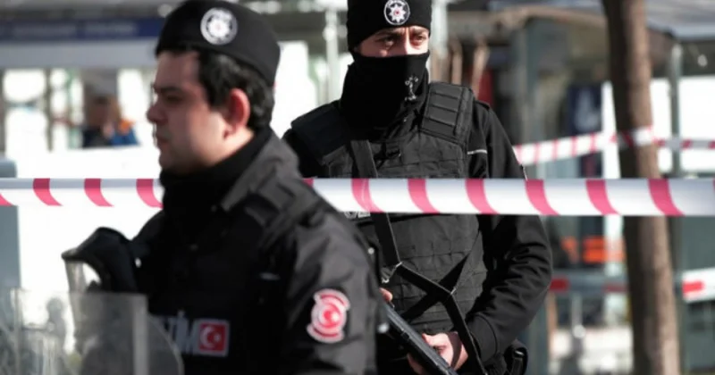 İzmirdə polis bölməsinə silahlı hücum olub, iki polis ölüb, bir polis yaralanıb