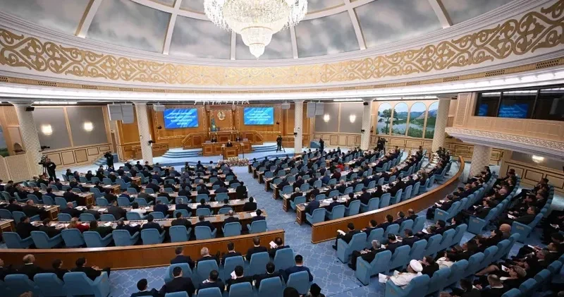Токаев предложил парламенту перейти к однопалатной системе
