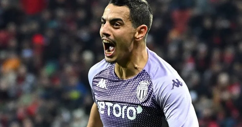 Zorlamada ittiham olunmuş fransalı futbolçu Türkiyə klubuna keçdi