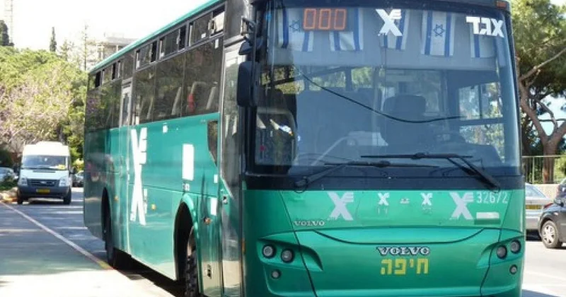 İsraildə DƏHŞƏT: Avtobusa daxil olub, sərnişinlərə atəş açdılar VİDEO