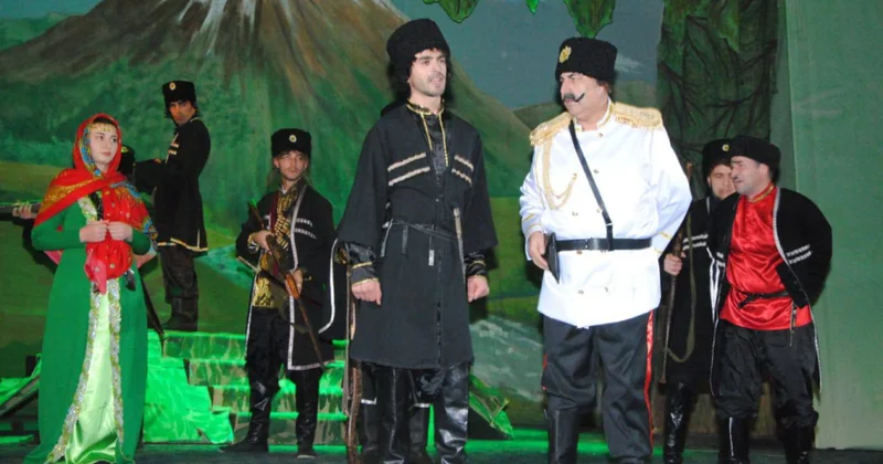 Qusar Dövlət Ləzgi Dram Teatrı mövsümü “Hekayəti xırs quldurbasan” komediyası ilə başlayır