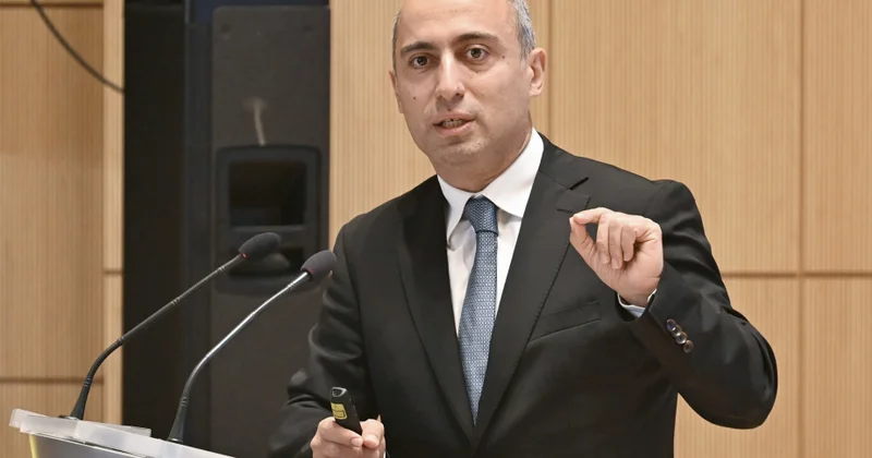 Nazir PISA 2025 də oxu savadlılığı üzrə nəticələr barədə məlumat verib