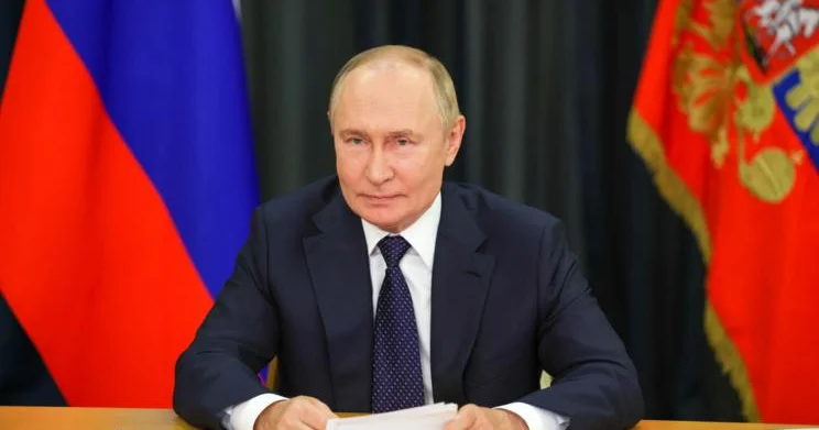 Putin Vyetnam prezidenti ilə görüşəcək