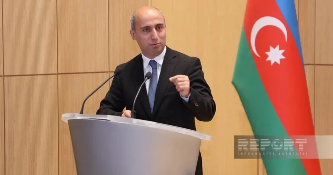 Azərbaycanda qızlar riyazi savadlılıqda oğlanlardan yaxşı nəticə göstərir Nazir