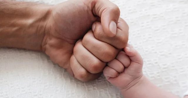 Ödənişli atalıq məzuniyyəti ilə bağlı rəsmi açıqlama KONKRET