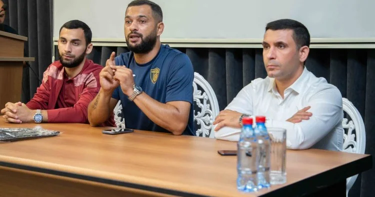 Yeni yaranmış Azərbaycan klubu fanatlarla görüşdü