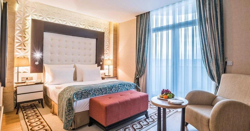 Otel otaqlarında ən çox unudulan əşya məlum oldu
