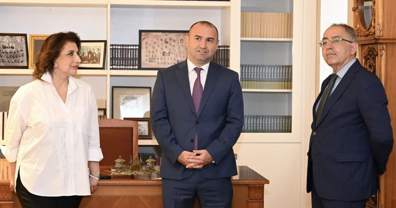“Ədibin Evi”ndə xarici diplomatlar üçün Azərbaycan mədəniyyət kursları açılıb