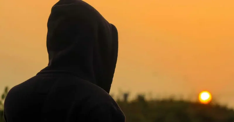 Tənhalığın görünməyən təhlükəsi: Alimlər insan orqanizmində baş verən dəyişiklikləri açıqladı