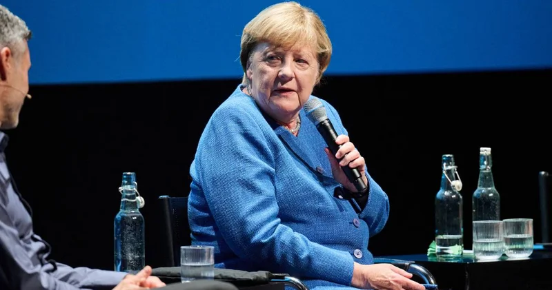 Merkel: AfD nin seçkilərdə qələbə məni şoka saldı