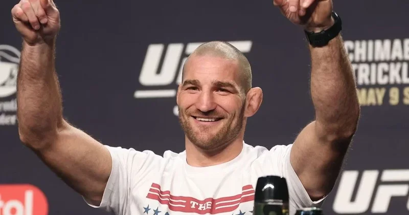 UFC çempionu ABŞ də inqilaba çağırış etdi