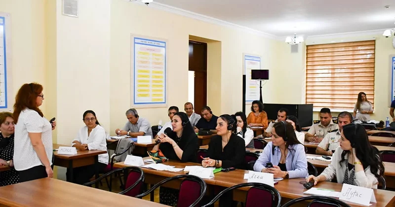 Повышение квалификации преподавателей : тренинг в Военном институте имени Гейдара Алиева ФОТО