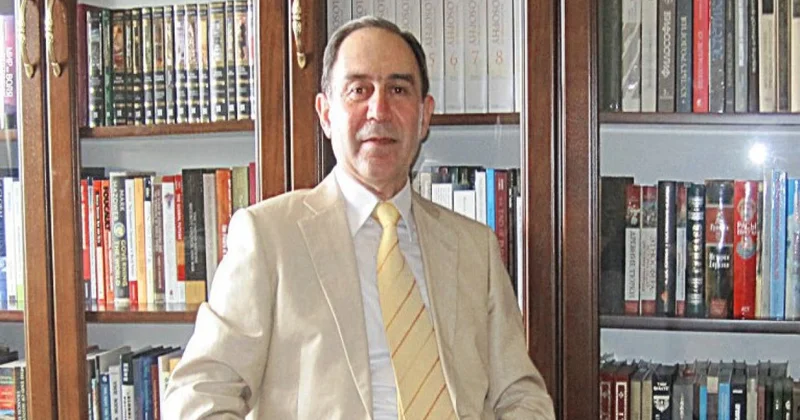 Hansısa çanağın tısbağası olmaq... Sən filosof deyilsən!