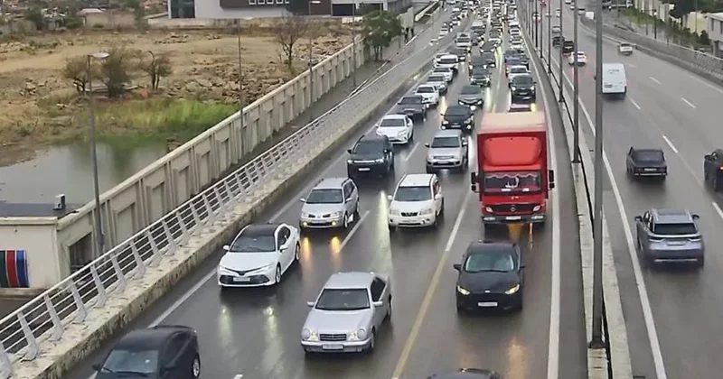 Bakının bu küçələrində sıxlıq var SİYAHI