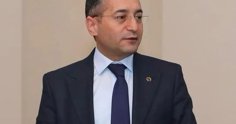 Ölümsüzlük həsrəti, yoxsa tarixlə təkəbbürlü dialoq?