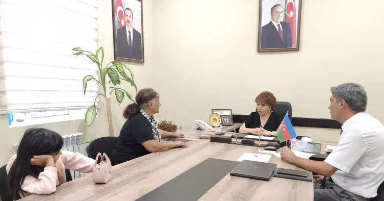 Afət Həsənova qəbul KEÇİRDİ