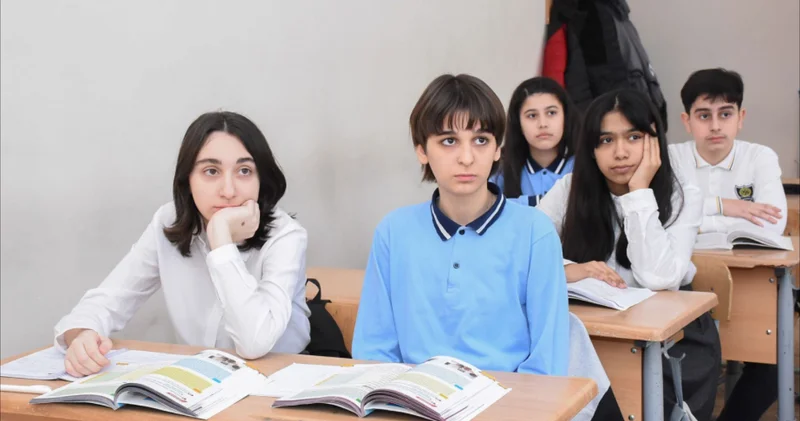 Ölkəmizdə qızlar oğlanları riyaziyyatda qabaqladı