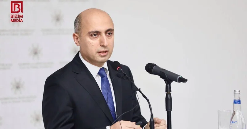 Emin Əmrullayevdən təhsil ekspertləri haqqında: Məişət səviyyəsində müzakirə edirlər