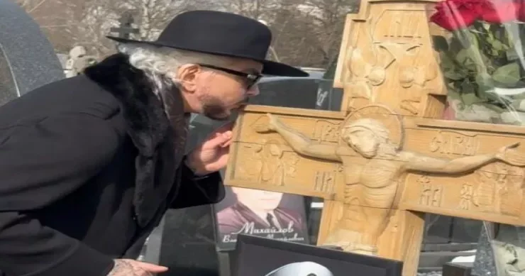 Kirkorov anasının külünü Bolqarıstandan Rusiyaya gətirdi