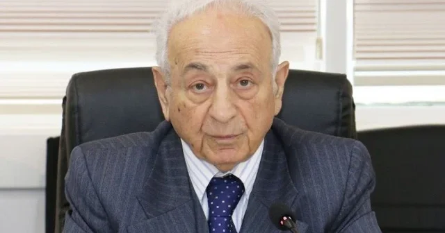 Хирург с 60 летним стажем: 87 летний профессор продолжает работать в операционной