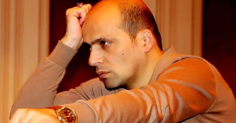Gündüz gördüklərini gecəyəmi danışır? Günün mahnısı