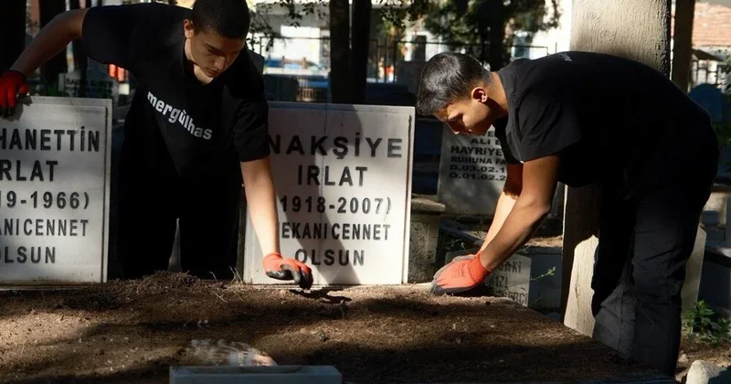 Qəbiristanlığı təmizləyərək fenomenə çevirildilər FOTOLAR