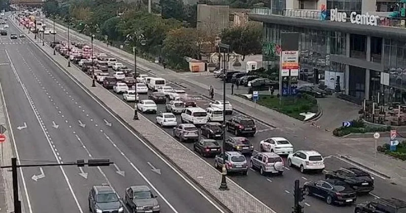 Əksər yollar tıxaclıdır Siyahı