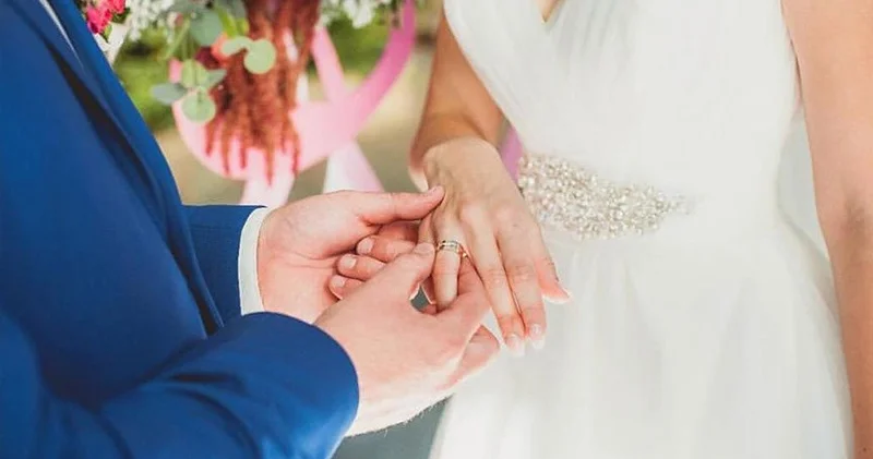 Bir sevgi, bir qaçış, bir nikah: Azərbaycanlılar niyə əcnəbilərlə evlənir?