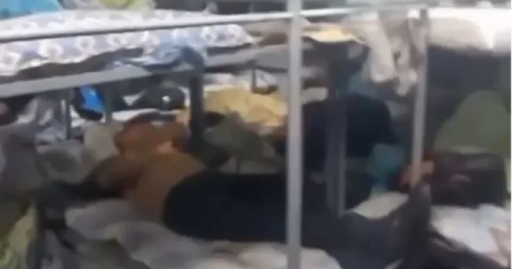 Rusiyada 100 ə yaxın azərbaycanlını aeropotda saxlayıb bağlı otağa saldılar VİDEO