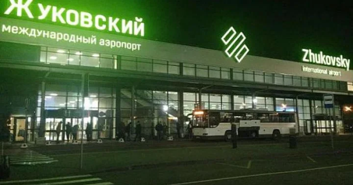 Azərbaycan vətəndaşları Rusiyaya gedərkən problemlərlə qarşılaşırlar Hava limanında saxlanılırlar