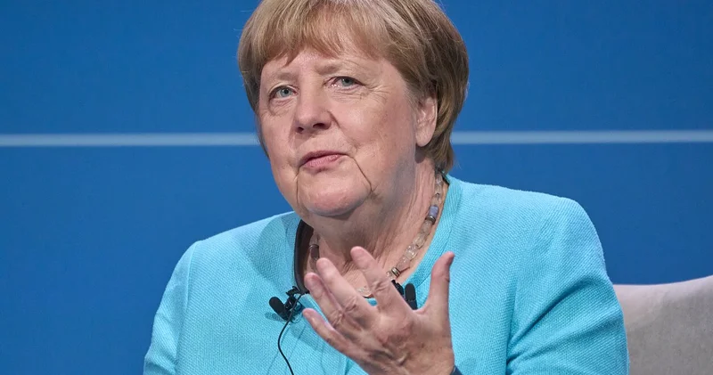 Merkel xüsusi hərbi əməliyyatın başlamasında bu ölkələri günahkar bilir