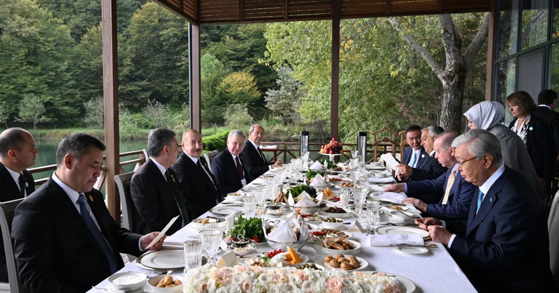 Qəbələdə TDT nin Zirvə Görüşündə iştirak edən dövlət və hökumət başçılarının şərəfinə rəsmi nahar verilib VİDEO