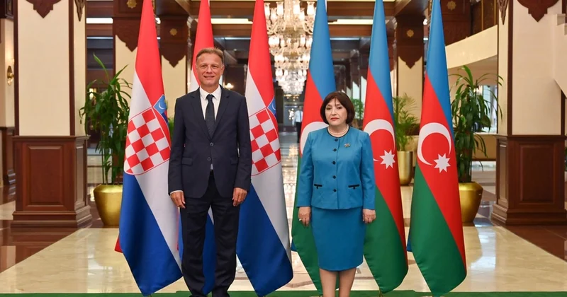 Milli Məclisin sədri xorvatiyalı həmkarı ilə görüşüb FOTOLAR