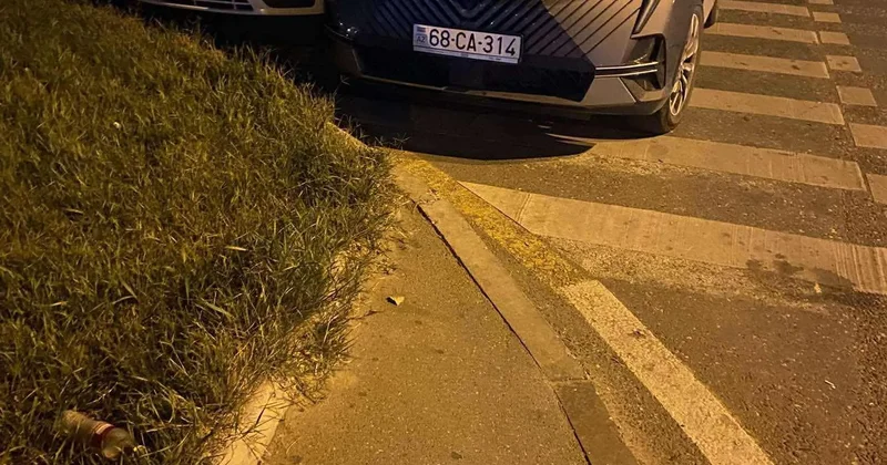 Sürücü piyada keçidini belə zəbt etdi